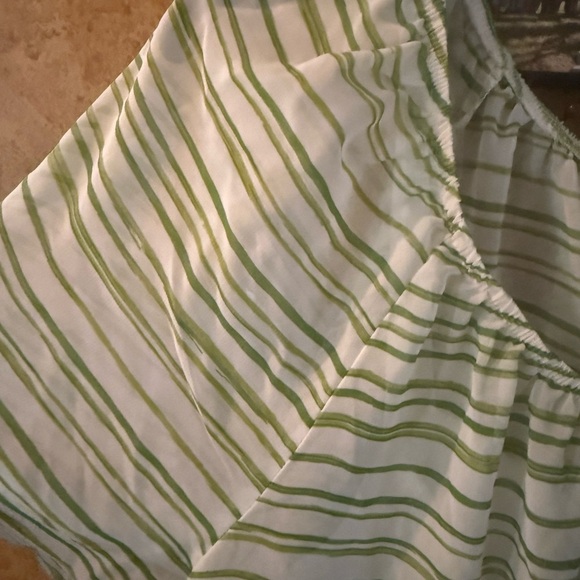 Faded Glory Green and White Relaxed Ruched Blouse - Picture 5 of 7